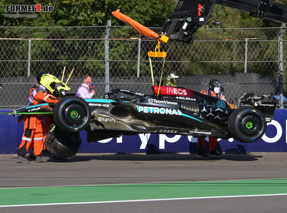 George Russell (Mercedes) crasht im Training zum Formel-1-Rennen in Mexiko 2024 Foto zur News: George Russell (Mercedes) crasht im Training zum Formel-1-Rennen in Mexiko 2024