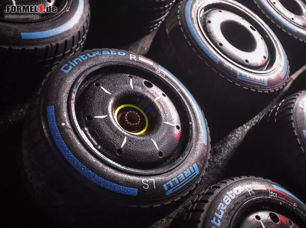Foto zur News: Regenreifen von Pirelli