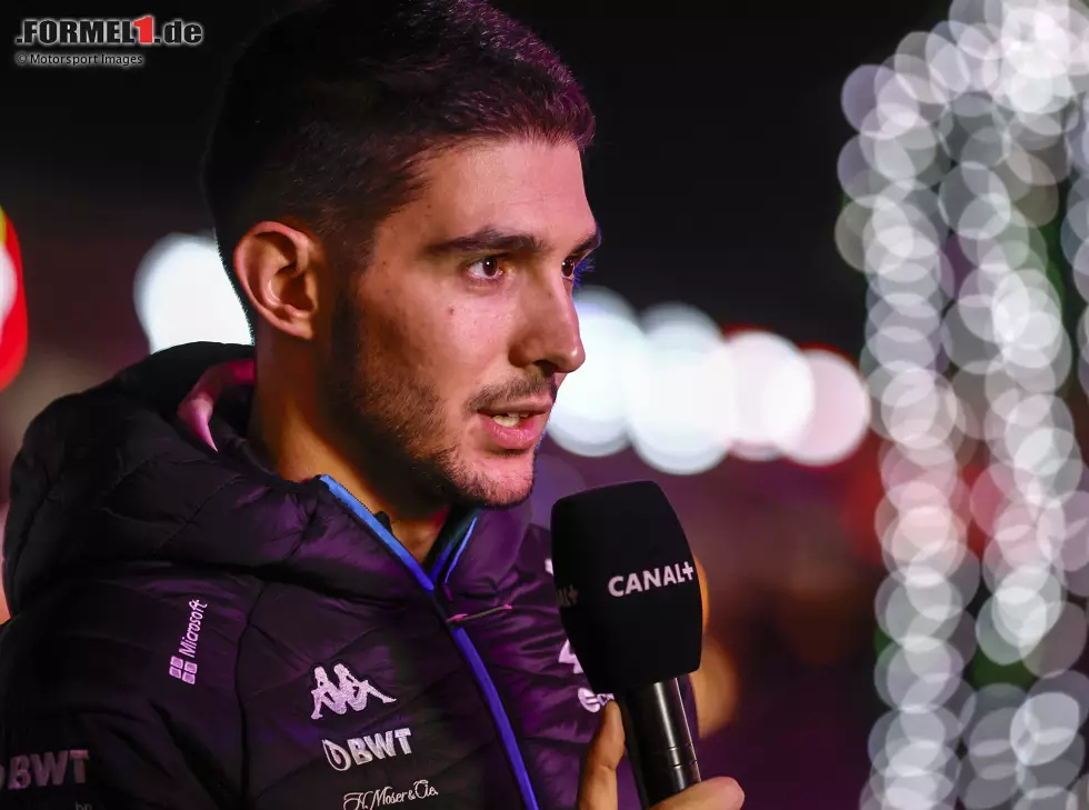 Esteban Ocon (Alpine) vor dem Formel-1-Rennen in Las Vegas 2024 Foto zur News: Esteban Ocon (Alpine) vor dem Formel-1-Rennen in Las Vegas 2024