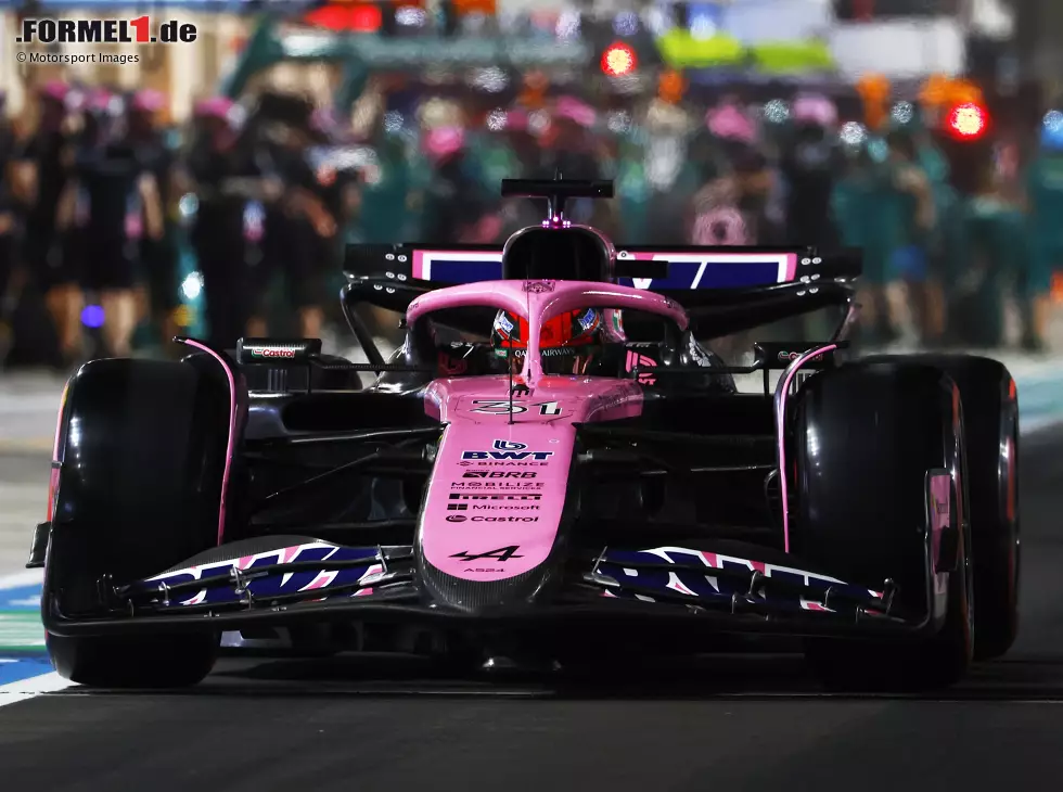 Foto zur News: Esteban Ocon im Alpine A524 beim Formel-1-Rennen in Katar 2024