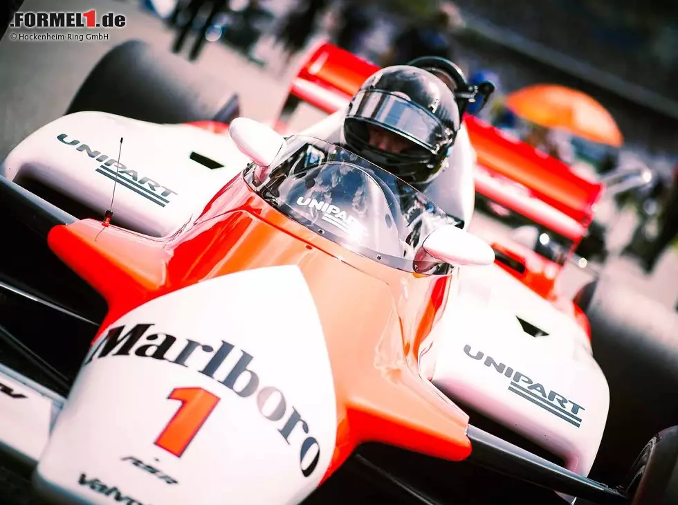 Die Masters Racing Legends präsentieren eine beeindruckende Auswahl an Formel-1-Fahrzeugen aus den Jahren 1966 bis 1985 Foto zur News: Die Masters Racing Legends präsentieren eine beeindruckende Auswahl an Formel-1-Fahrzeugen aus den Jahren 1966 bis 1985