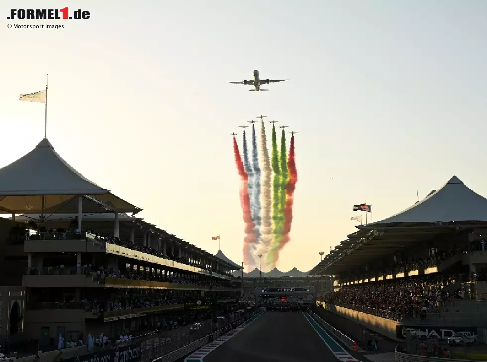 Foto zur News: Vorstart-Phase beim Formel-1-Saisonfinale in Abu Dhabi mit Flyover