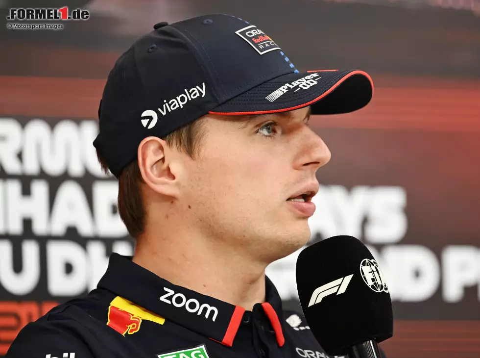Max Verstappen bei der FIA-Pressekonferenz vor dem Abu-Dhabi-GP 2024 Foto zur News: Max Verstappen bei der FIA-Pressekonferenz vor dem Abu-Dhabi-GP 2024