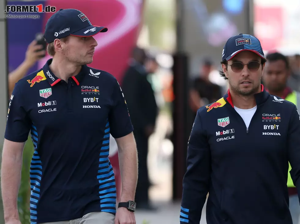 Foto zur News: Max Verstappen, Sergio Perez
