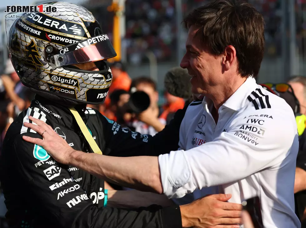 George Russell, Toto Wolff Foto zur News: George Russell, Toto Wolff