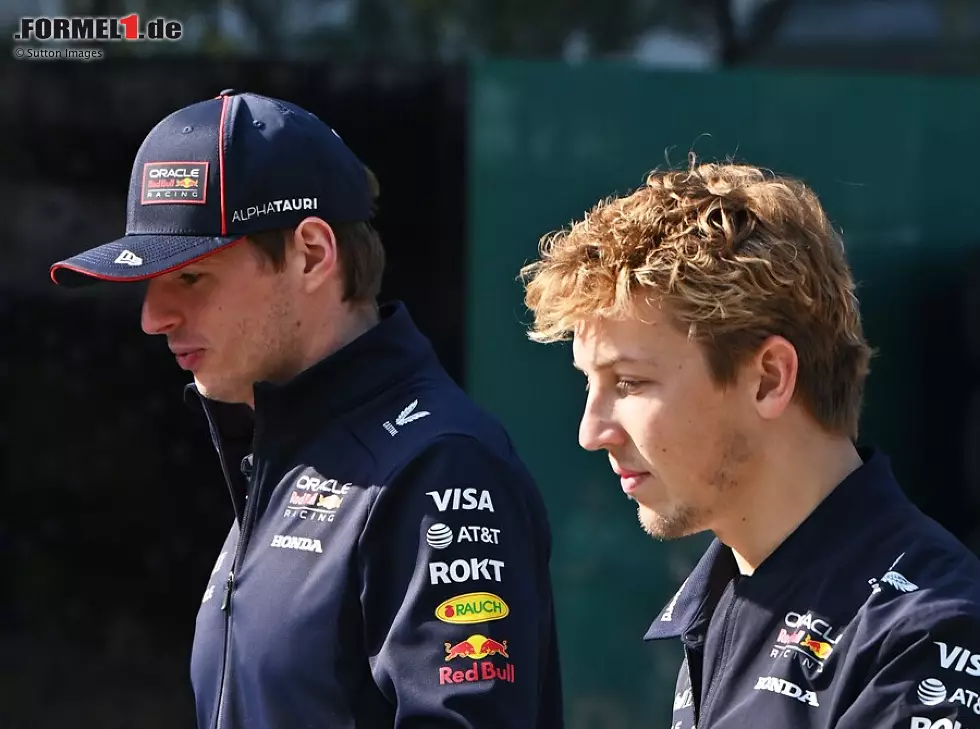 Foto zur News: Max Verstappen mit seinem bisherigen Teamkollegen Liam Lawson