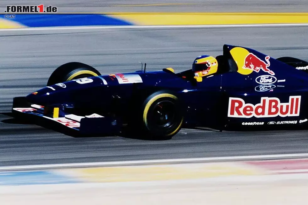 Foto zur News: Karl Wendlinger bei seinem Abschiedsrennen in der Formel 1 1995 in Adelaide