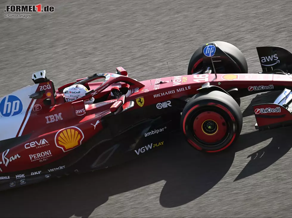 Foto zur News: Charles Leclerc (Ferrari SF-25) beim Formel-1-Rennen in Japan 2025