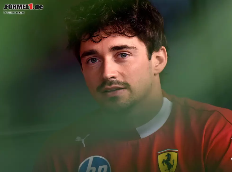 Foto zur News: Charles Leclerc (Ferrari) vor dem Formel-1-Rennen in Saudi-Arabien 2025