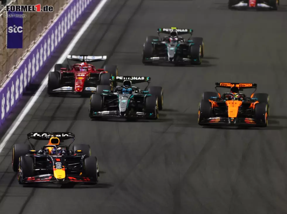 Foto zur News: Max Verstappen, Oscar Piastri, George Russell, Charles Leclerc