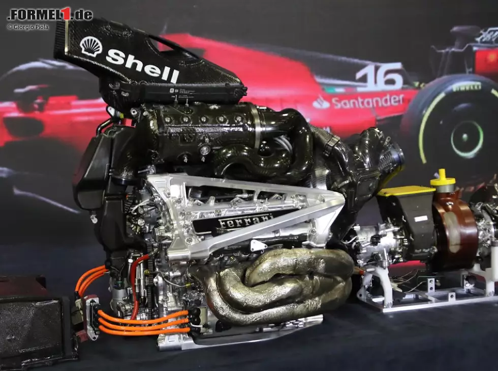 Die V6-Motoren stehen in der Formel 1 seit ihrer Einführung 2014 für ihren mageren Sound in der Kritik Foto zur News: Die V6-Motoren stehen in der Formel 1 seit ihrer Einführung 2014 für ihren mageren Sound in der Kritik