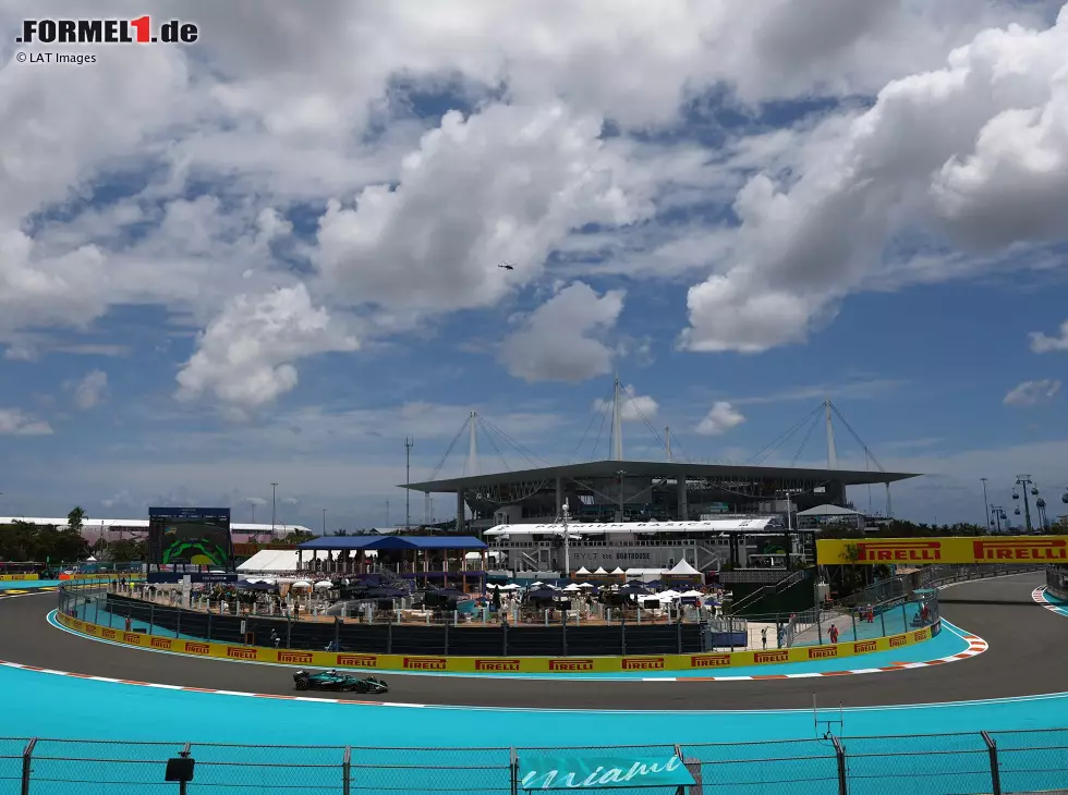 Foto zur News: Lance Stroll auf der Formel-1-Rennstrecke in Miami