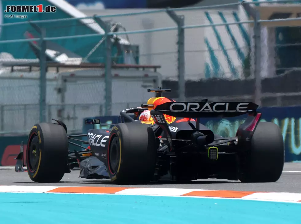 Foto zur News: Max Verstappen fährt in Miami mit einem modifizierten Unterboden