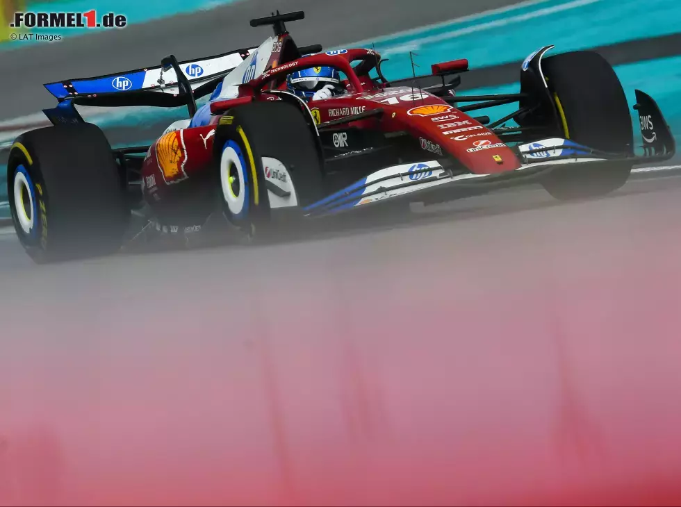 Charles Leclerc glaubt, dass der Platztausch mit Hamilton ein Fehler war Foto zur News: Charles Leclerc glaubt, dass der Platztausch mit Hamilton ein Fehler war