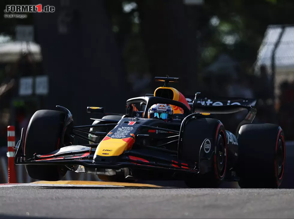 Der Red Bull RB21 liegt jetzt besser, nimmt aber die Reifen zu sehr ran Foto zur News: Der Red Bull RB21 liegt jetzt besser, nimmt aber die Reifen zu sehr ran