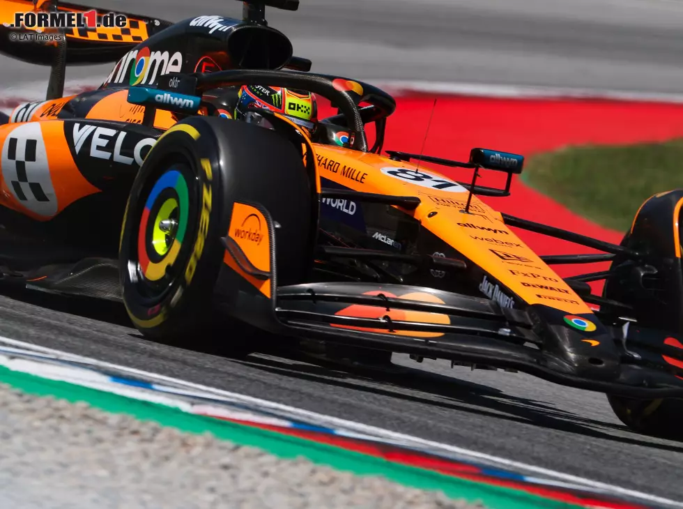Foto zur News: Oscar Piastri (McLaren MCL39) beim Formel-1-Rennen in Barcelona 2025