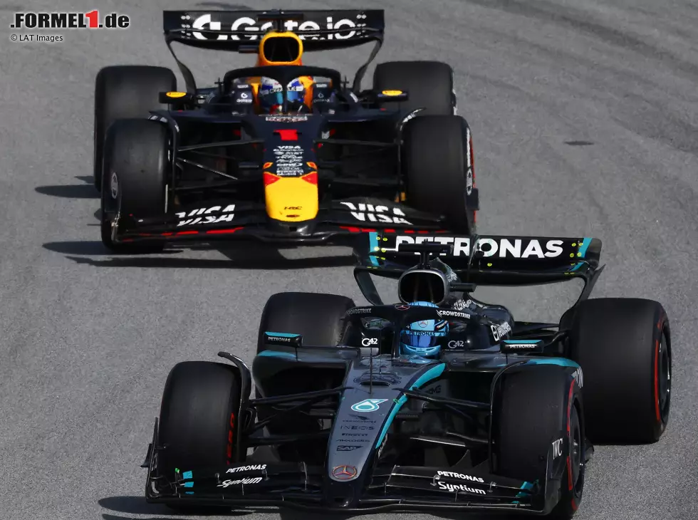 George Russell, Max Verstappen Foto zur News: George Russell, Max Verstappen