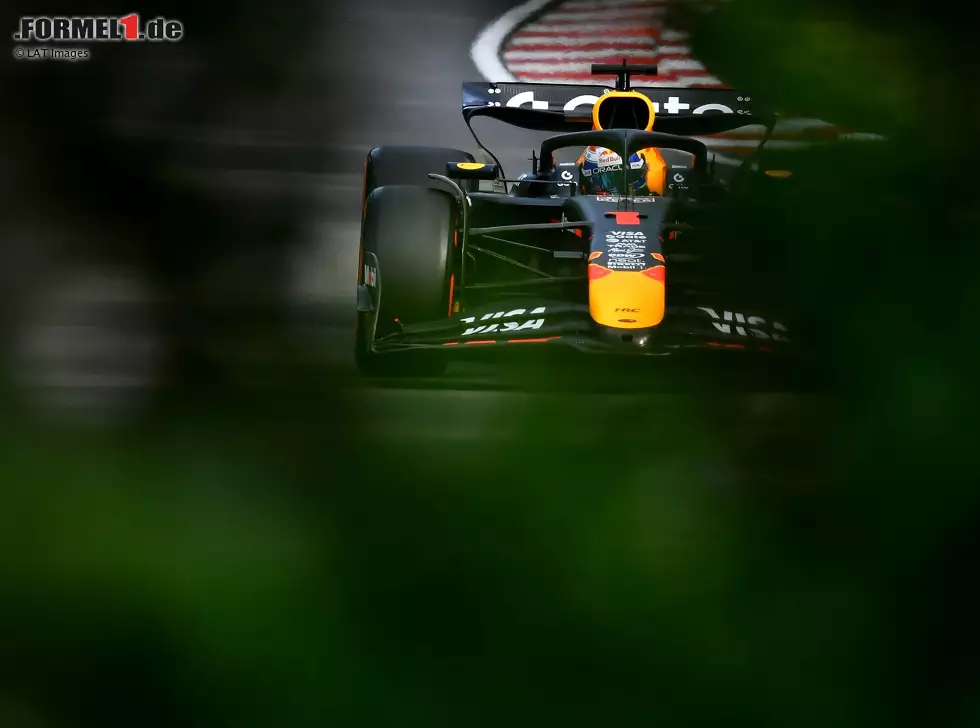 Foto zur News: Max Verstappen (Red Bull RB21) beim Formel-1-Rennen in Kanada 2025