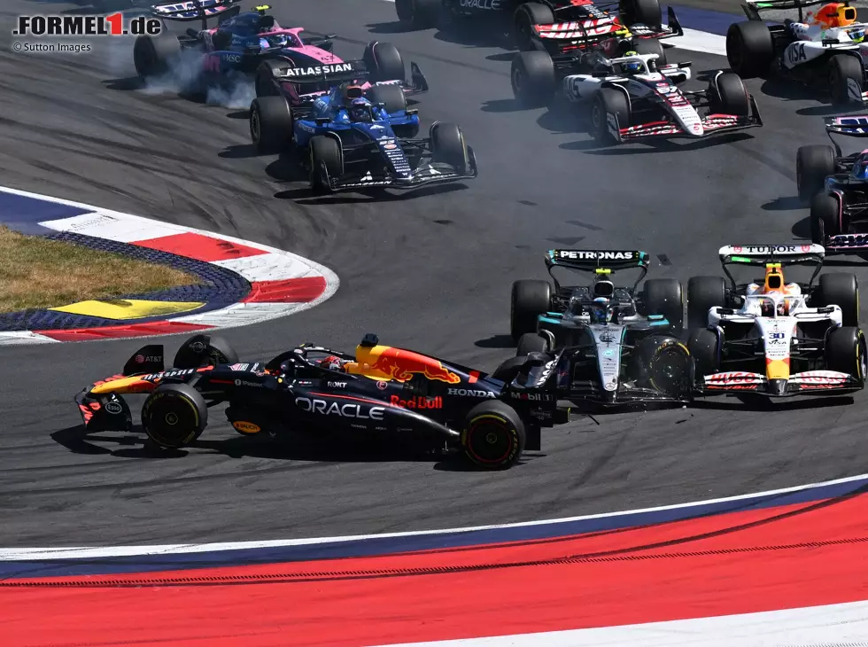Foto zur News: Das Aus für Max Verstappen in Spielberg - und auch im WM-Kampf?
