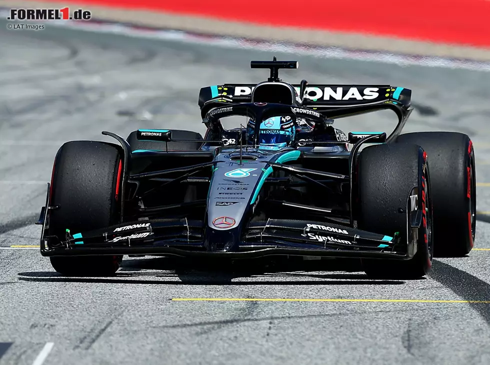 Foto zur News: George Russell im Mercedes W16 beim Formel-1-Rennen in Spielberg 2025