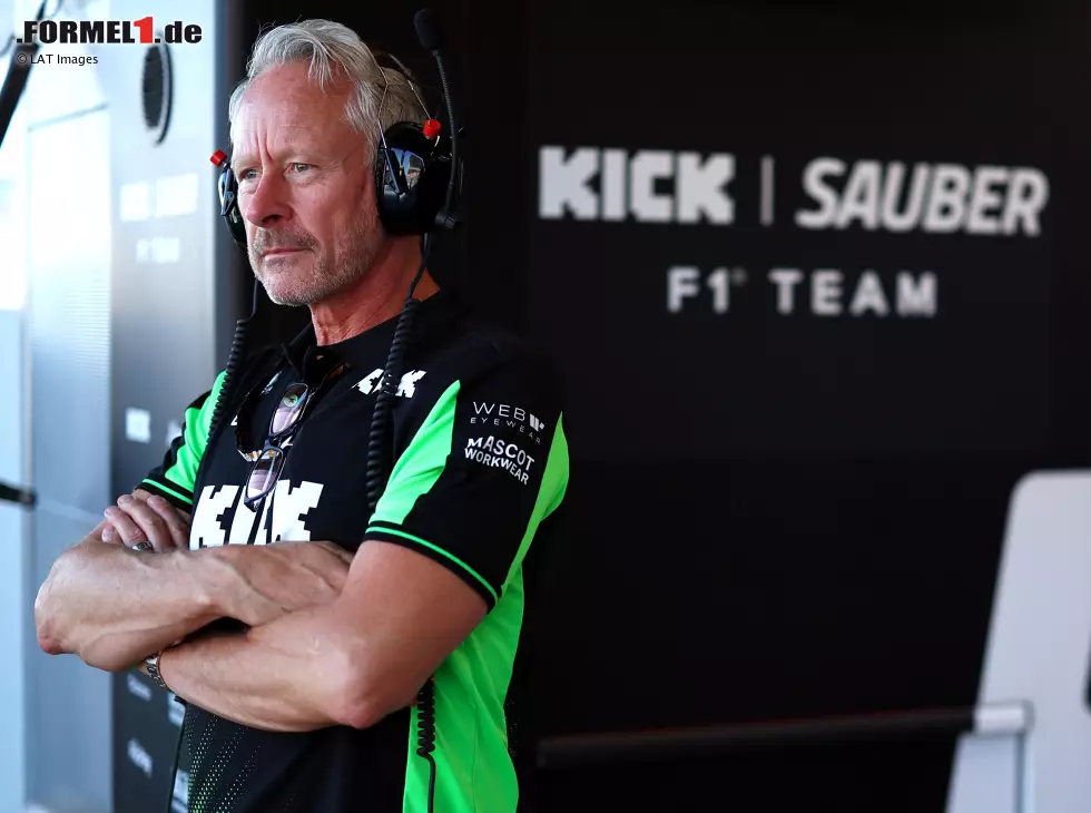Foto zur News: Sauber-Teamchef Jonathan Wheatley in der Formel-1-Boxengasse 2025
