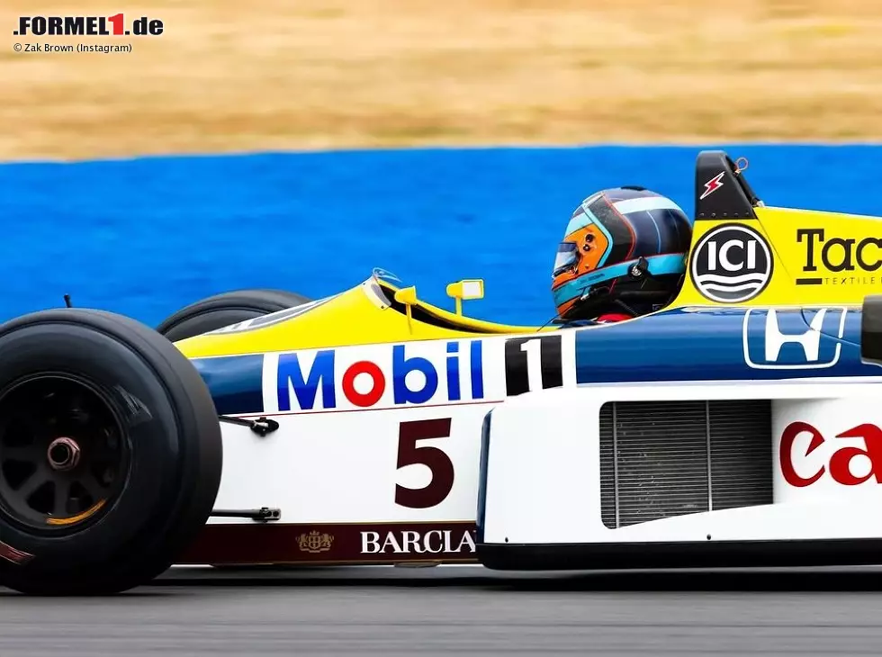 Zak Brown im Williams FW11B von Nigel Mansell Foto zur News: Zak Brown im Williams FW11B von Nigel Mansell