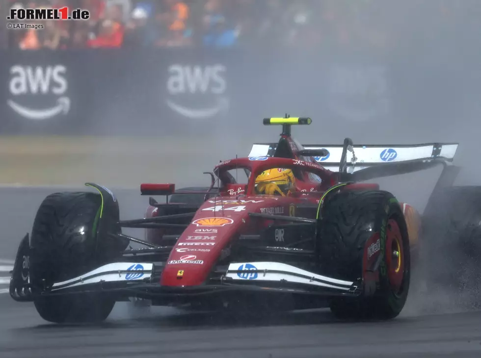 Lewis Hamilton im Ferrari SF-25 beim Formel-1-Regenrennen in Silverstone 2025 Foto zur News: Lewis Hamilton im Ferrari SF-25 beim Formel-1-Regenrennen in Silverstone 2025