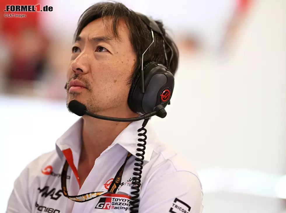 Foto zur News: Haas-Teamchef Ayao Komatsu beim Formel-1-Rennen in Silverstone 2025