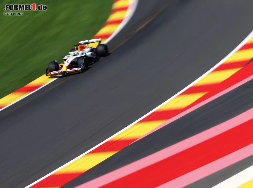Foto zur News: Isack Hadjar (Racing Bulls VCARB 02) beim Formel-1-Rennen in Belgien 2025