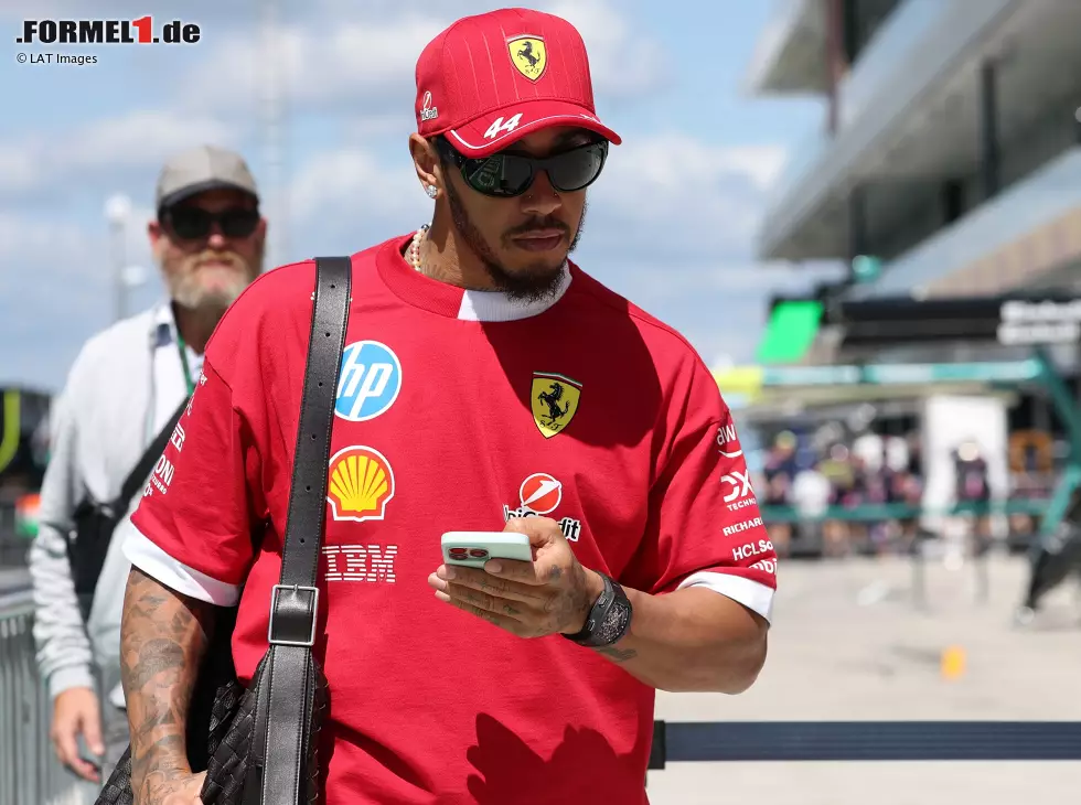 Foto zur News: Was hat Lewis Hamilton für eine Ankündigung parat?