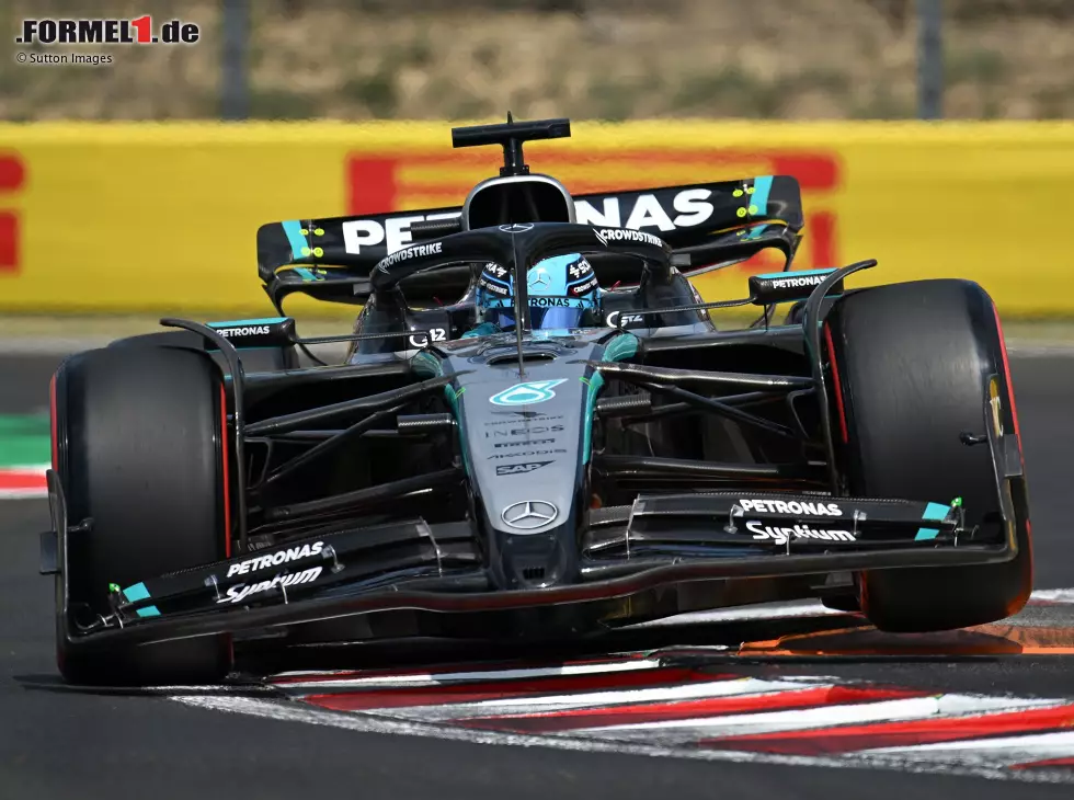 Foto zur News: George Russell im Mercedes W16 beim Formel-1-Rennen in Ungarn 2025