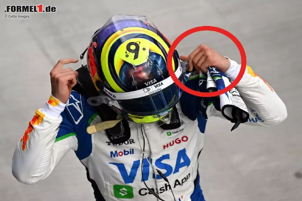 Isack Hadjar mit verletzter Hand nach dem Formel-1-Rennen in Ungarn 2025 Foto zur News: Isack Hadjar mit verletzter Hand nach dem Formel-1-Rennen in Ungarn 2025