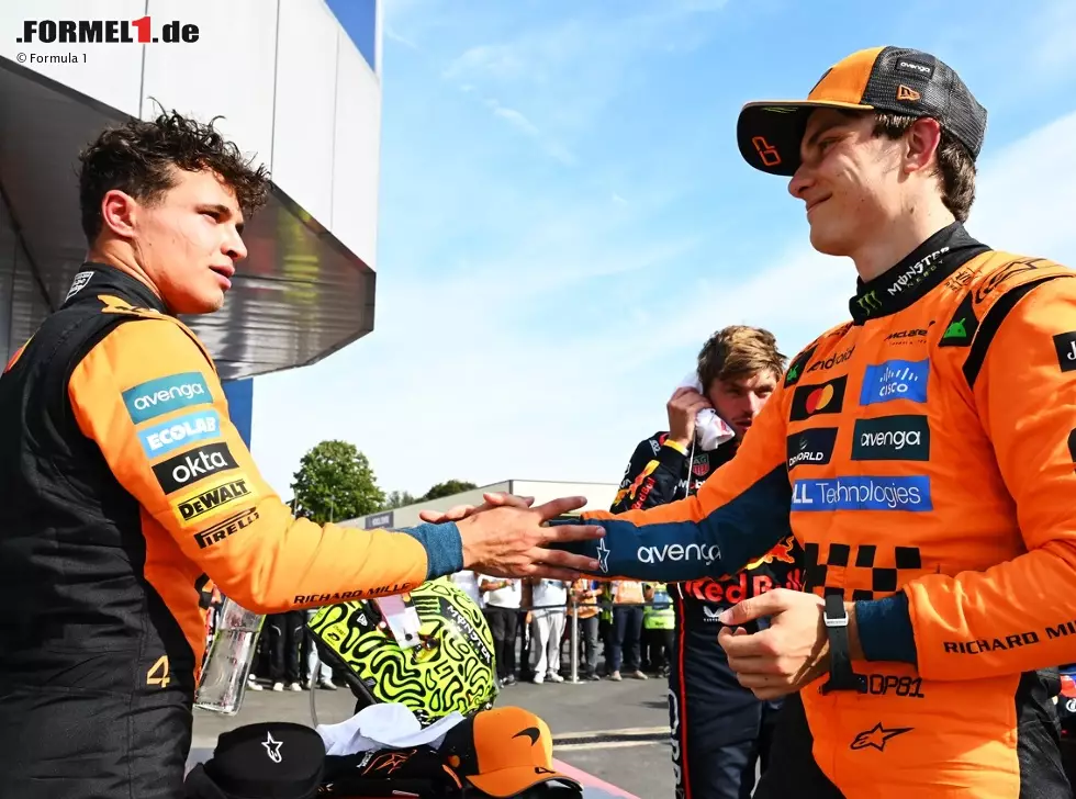 Lando Norris und Oscar Piastri nach dem Formel-1-Rennen 2025 in Monza Foto zur News: Lando Norris und Oscar Piastri nach dem Formel-1-Rennen 2025 in Monza