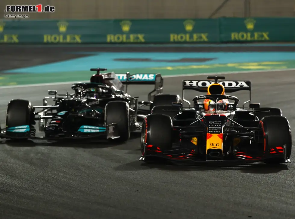 Foto zur News: Max Verstappen, Lewis Hamilton
