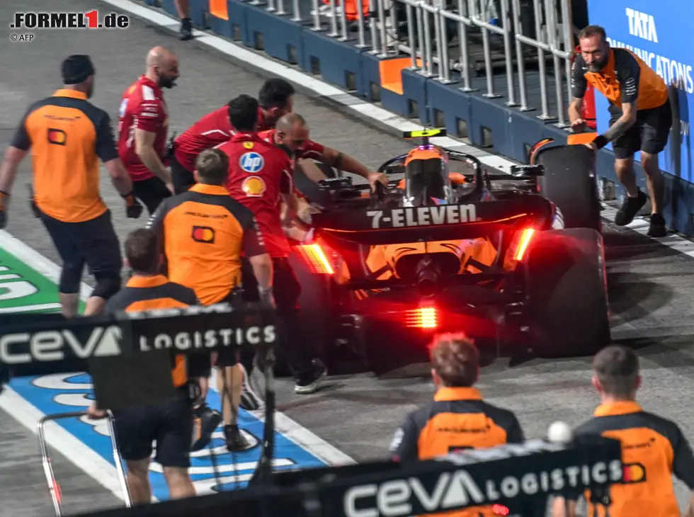 Foto zur News: Wilde Szenen um McLaren-Fahrer Lando Norris in der Boxengasse