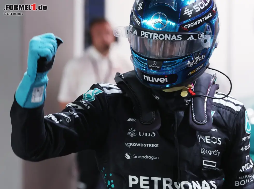Foto zur News: George Russell jubelt nach der Poleposition in Singapur 2025