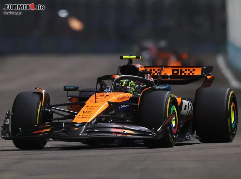 Lando Norris beim Formel-1-Rennen in Singapur 2025 Foto zur News: Lando Norris beim Formel-1-Rennen in Singapur 2025