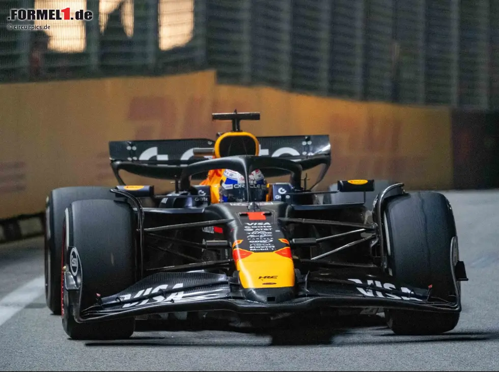Max Verstappen ist über den verpassten Sieg in Singapur nicht glücklich Foto zur News: Max Verstappen ist über den verpassten Sieg in Singapur nicht glücklich