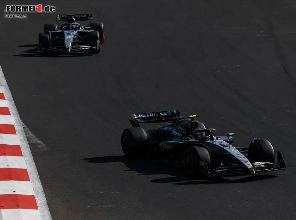 Foto zur News: Kimi Antonelli und George Russell beim Formel-1-Rennen in Mexiko 2025