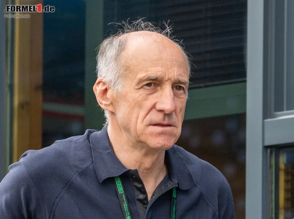 Foto zur News: Franz Tost im Formel-1-Fahrerlager