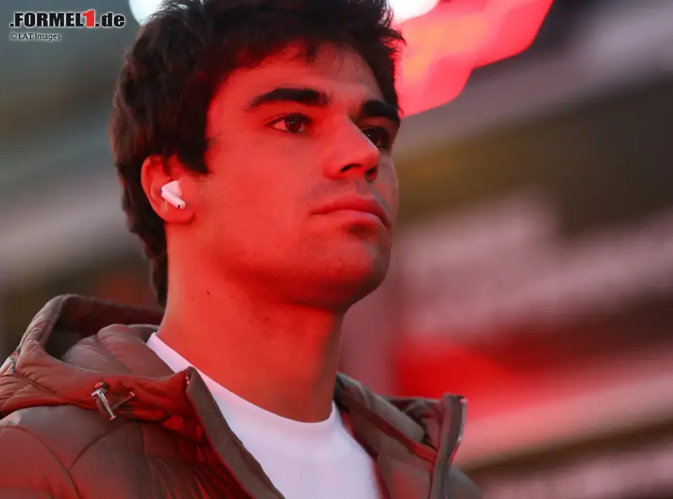 Foto zur News: Lance Stroll im Formel-1-Fahrerlager in Las Vegas 2025