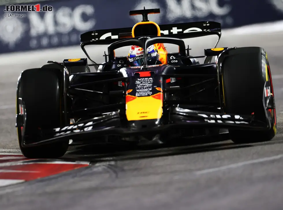 Foto zur News: Max Verstappen im Red Bull RB21 beim Grand Prix von Las Vegas 2025