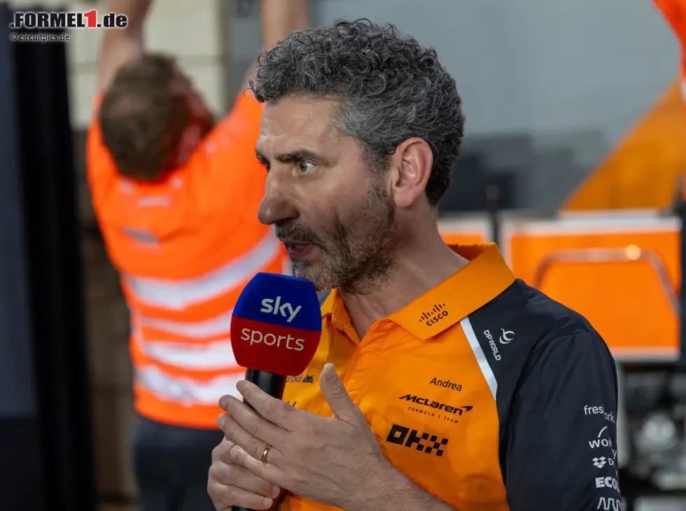 Foto zur News: McLaren-Teamchef Andrea Stella bei einem Interview