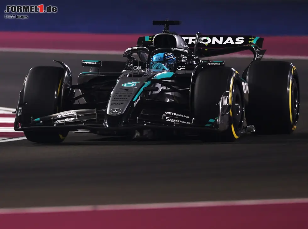 Foto zur News: George Russell (Mercedes W16) beim Formel-1-Rennen in Katar 2025
