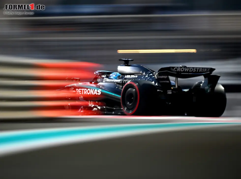 Foto zur News: George Russell (Mercedes W16) beim Formel-1-Rennen in Abu Dhabi 2025