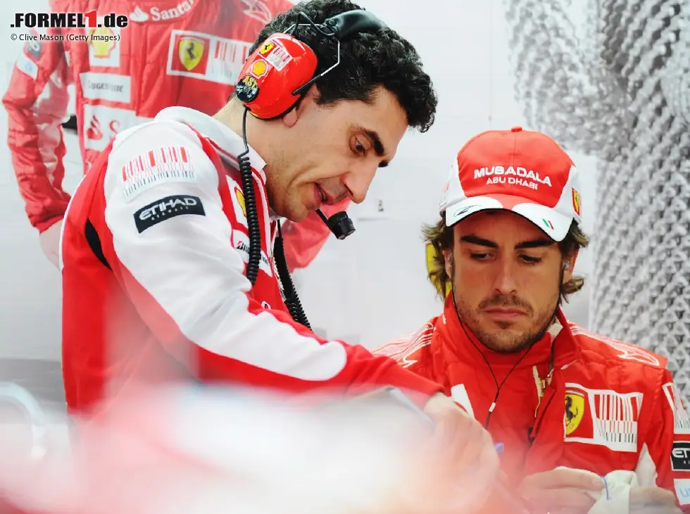 Foto zur News: Andrea Stella und Fernando Alonso (Ferrari) 2010