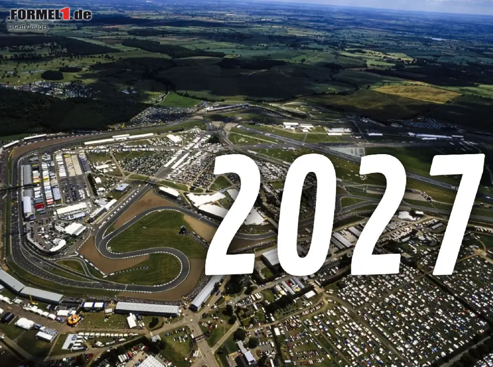 Foto zur News: Blick auf die Formel-1-Rennstrecke in Silverstone