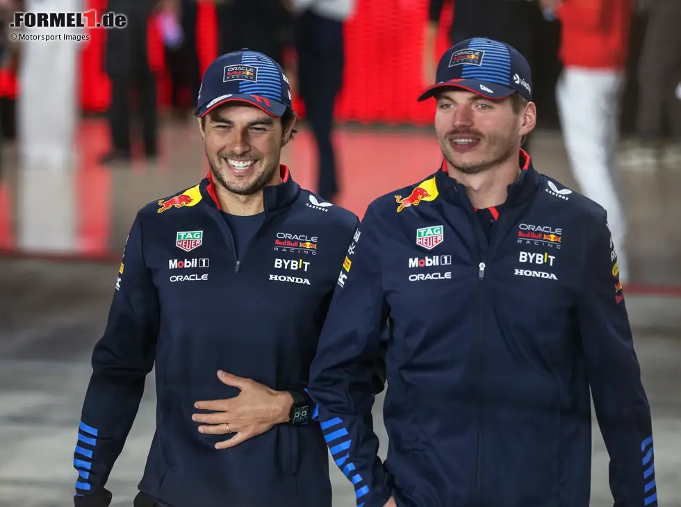 Foto zur News: Max Verstappen, Sergio Perez