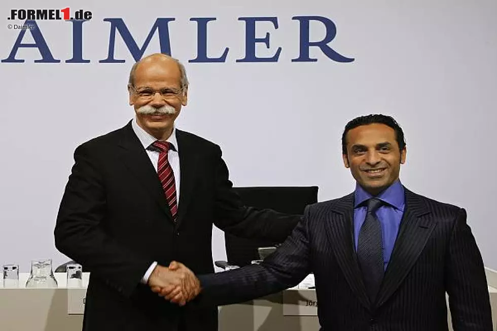 Foto zur News: Dieter Zetsche und Khadem Al Qubaisi