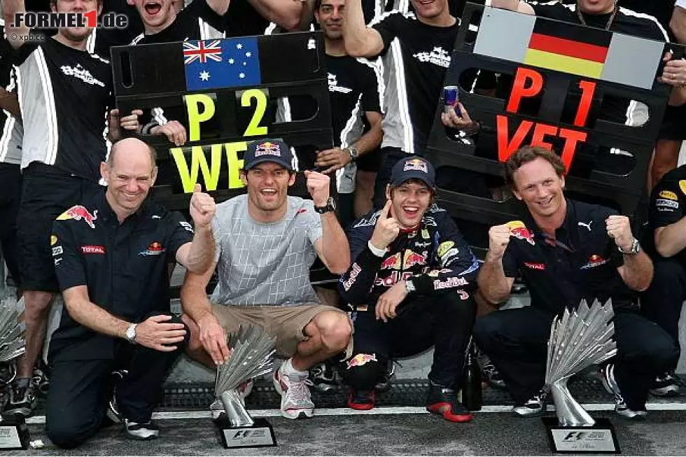 Foto zur News: Jubelndes Red-Bull-Team